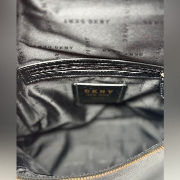 DKNY Bryant Top Zip Backpack Black Gold Hard wear Like New Roomy Bag Stylish - Picture 8 of 8